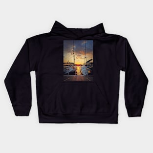 Sunset scene at the harbor Kids Hoodie